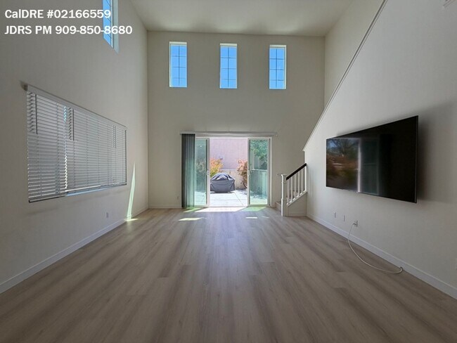 Foto del edificio - Eastvale 4 Bedroom Condo
