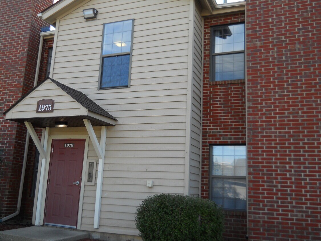1969 N Hicks Rd Unit 103, Palatine, IL 60074 Condo for Rent in