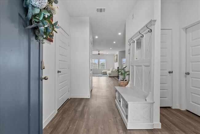 Foto del edificio - 3109 Magnolia Pass Ln