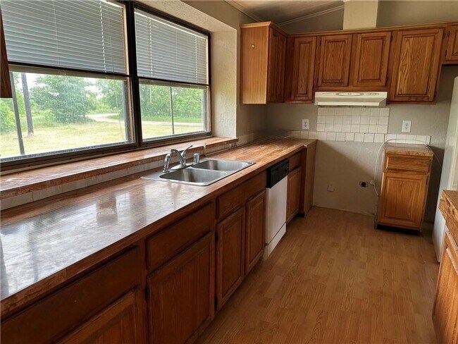 Foto del edificio - 3305 Luza Ln