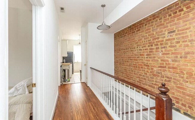 Building Photo - 324 N 27th St