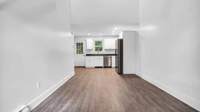 Building Photo - 7 Nottingham Dr