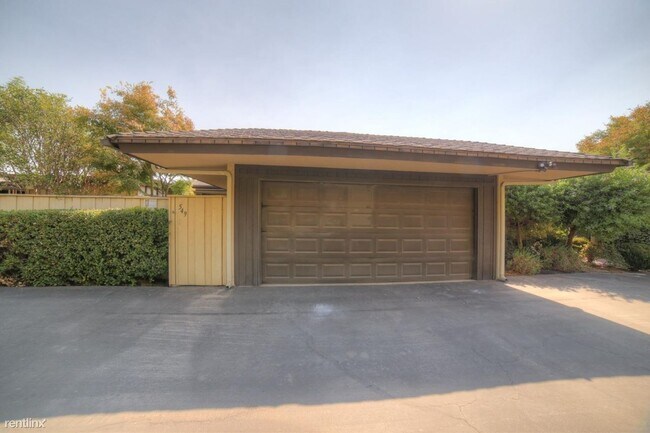 Building Photo - 2 br, 2 bath Condo - 549 W Scott Ave