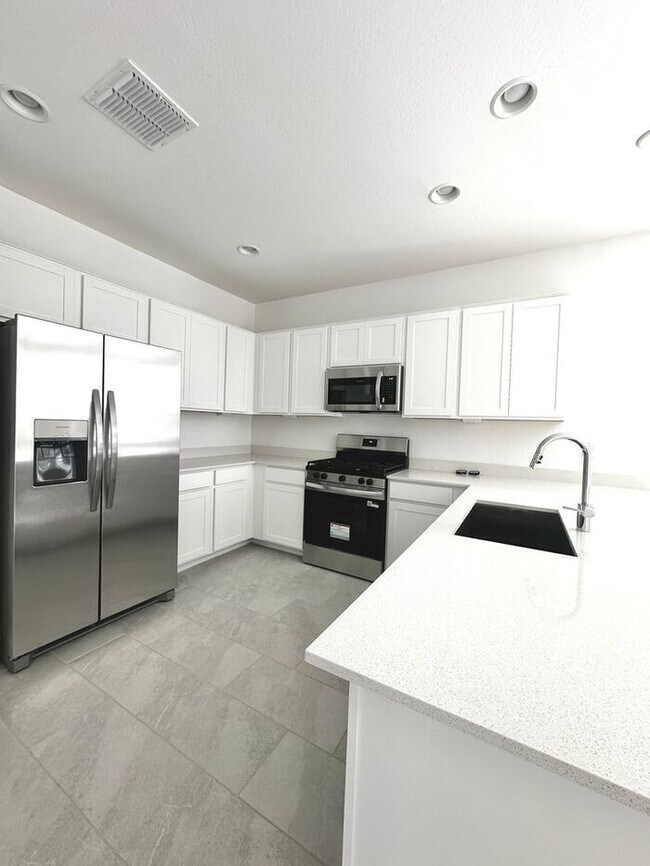 Foto del edificio - Be the $500 Off Move-In Special! First to Live Here! 5BR/3Bath Rental in Asante at Artisan!