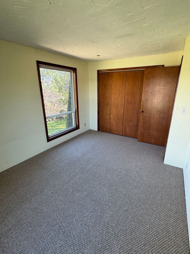 Foto del edificio - 3 Bedroom Home on Two Acres