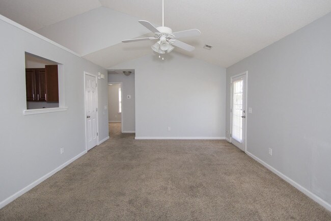 Building Photo - NOW Available! Schedule A Viewing TODAY!