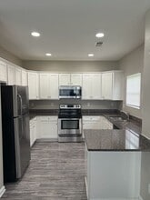 Building Photo - 1219 Oak Haven Dr