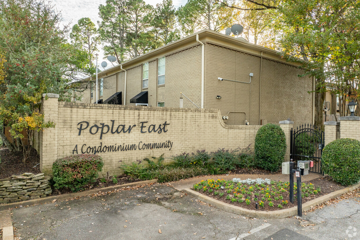 Primary Photo - Poplar East Condominiums