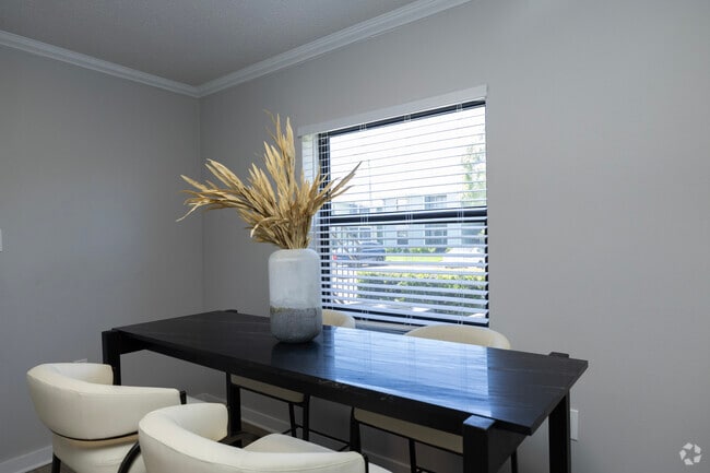 2BR, 2BA - 1,006SF - Dining Room - Palmera at Gandy