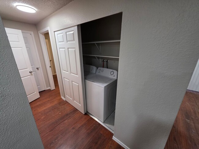 Foto del edificio - 17416-17418 8TH AVE CT E