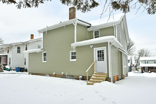 Building Photo - 310/312 Prospect St