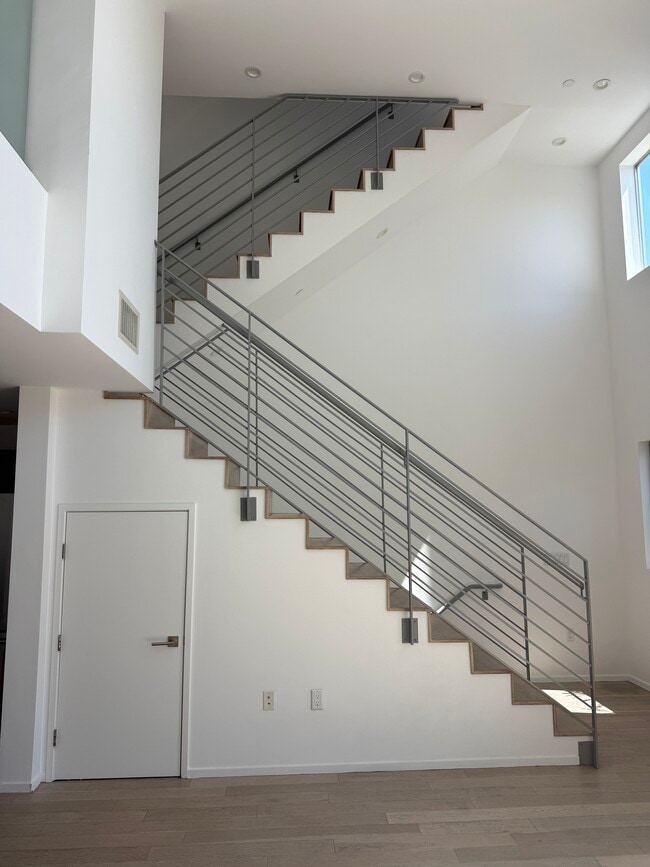 Building Photo - 5403 W Wilshire Vista Ln