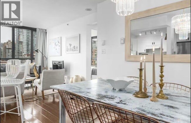 Building Photo - 907 Beach Ave