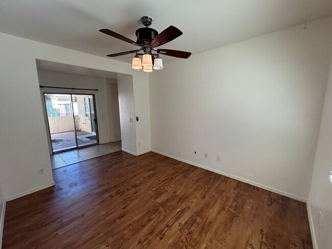 Foto del edificio - 14072 W Country Gables Dr