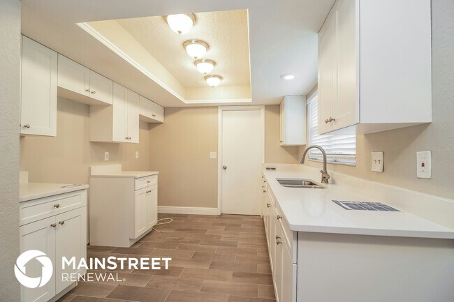 Building Photo - 302 Blue Jacket Ln