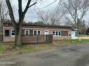 Building Photo - 919 Lakewood Farmingdale Rd