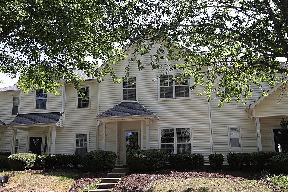 Primary Photo - 336 Commons Dr