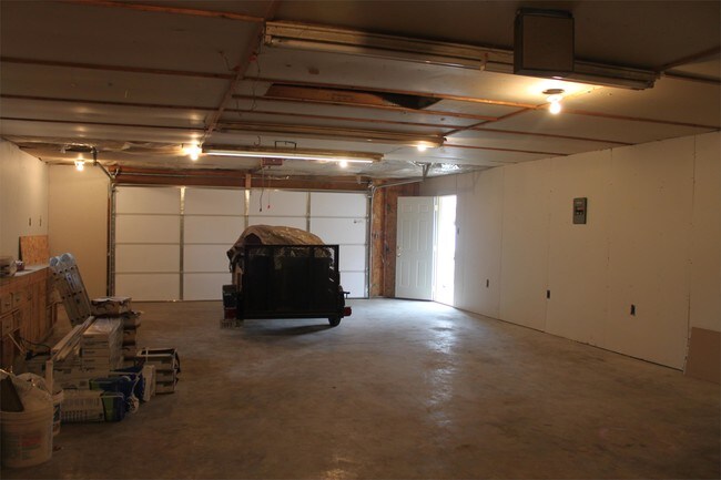 Building Photo - 113 Holland Ct