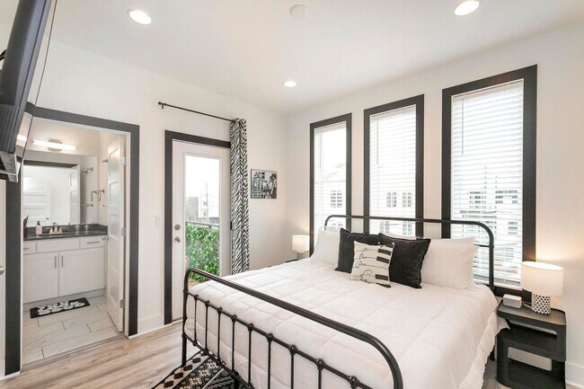 Building Photo - 1111 Baptist World Center Dr