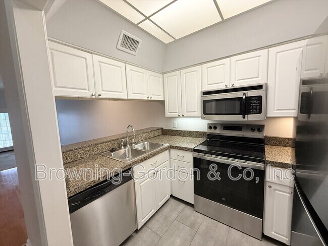 Foto del edificio - 123 West End Pl