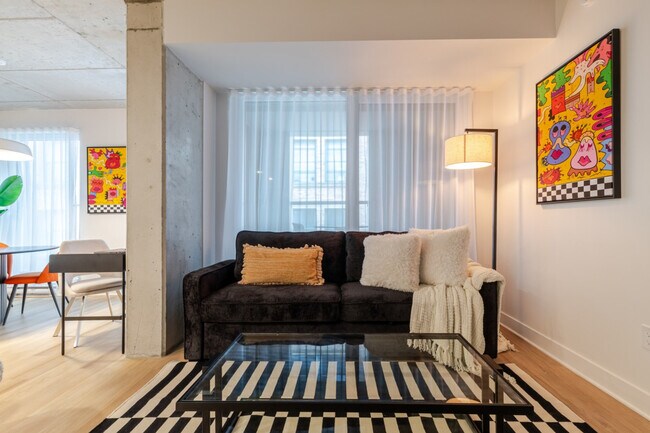 Photo du bâtiment - 450 Rue Saint-François-Xavier-SI ID1602260P