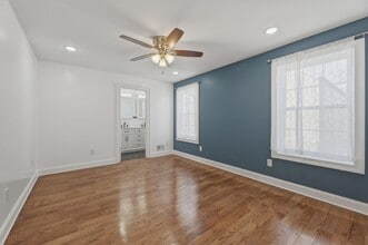 Building Photo - 915 S 18th St