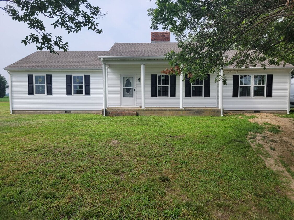 Foto principal - 4 bedroom newly remodeled home