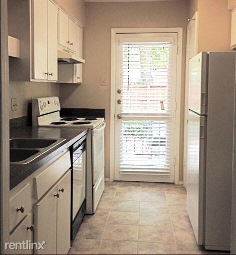 Foto del edificio - 5115 Cedar Springs Rd