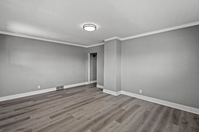 Building Photo - Gorgeous 2 bedroom home in West Mifflin available now!