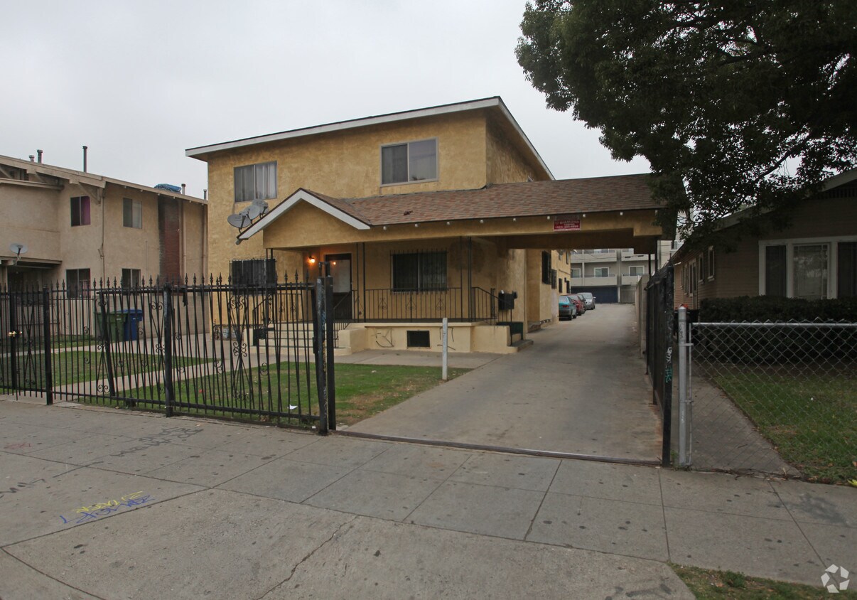 Building Photo - 215 N Avenue 54