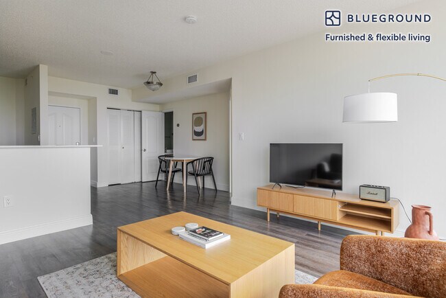 Foto del edificio - 17000 N Bay Rd