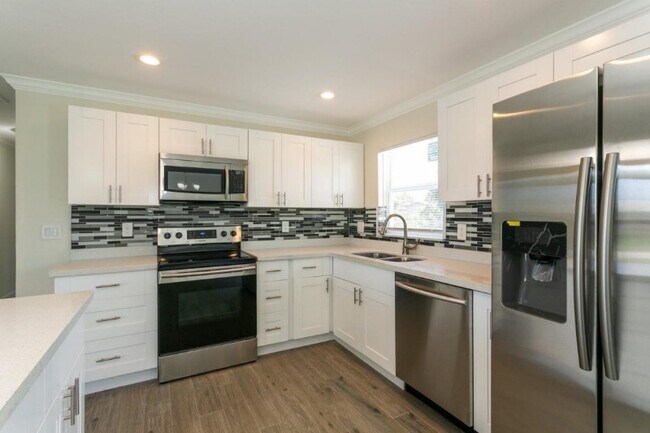 Foto del edificio - 481 W 32nd St