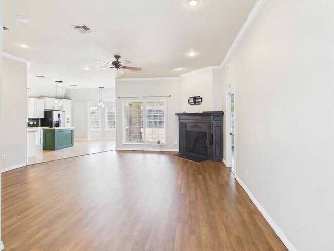 Foto del edificio - 319 SW Coral Ave
