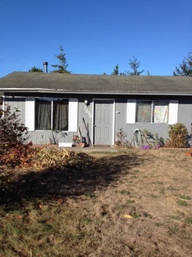 Foto principal - 3 bedroom 1 bath house