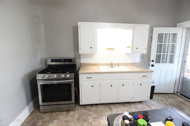 Foto del edificio - 1424 S Moffet Ave