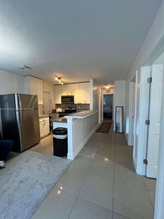 Foto del edificio - 2920 NW 11th Pl