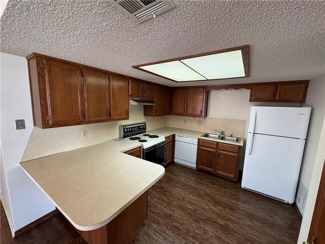 Photo - 314 S 11th Pl Apartment