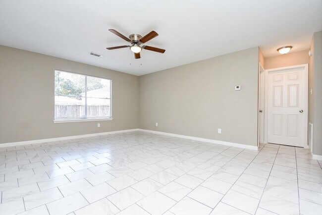 Foto del edificio - 7818 Summer Pl Dr