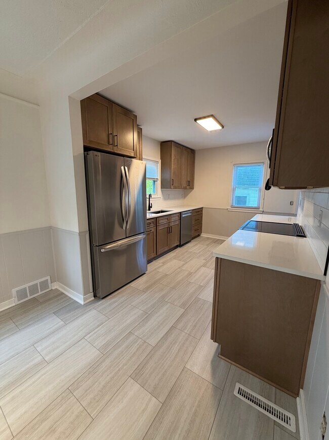 Foto del edificio - 4904 E 53rd St