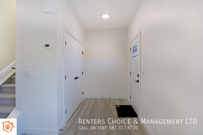 Building Photo - BRAND NEW 3 Bedroom Main Floor Pet Friendly Suite