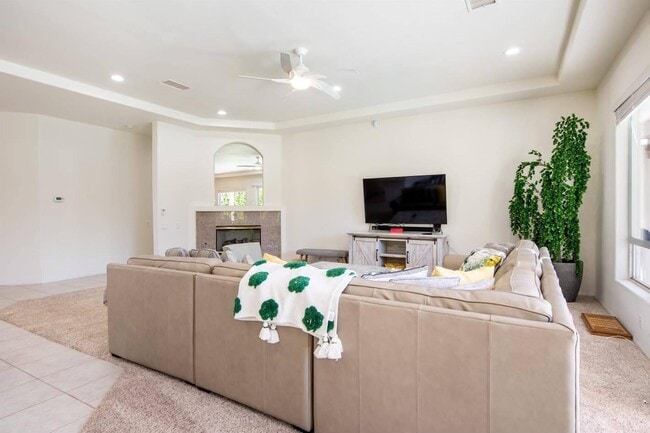 Building Photo - 40741 Avenida Solana