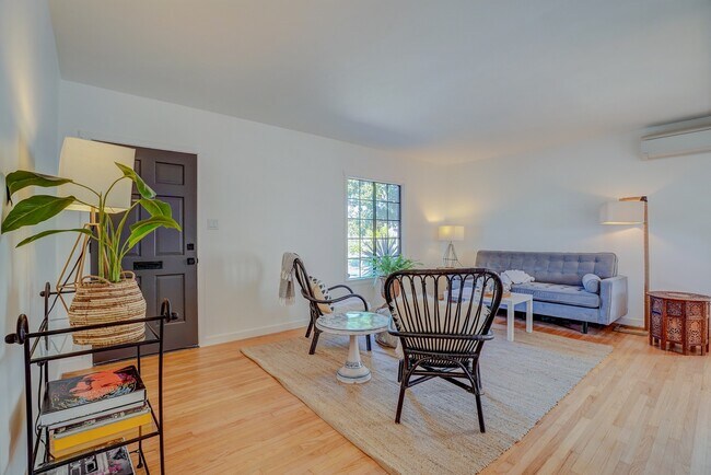 Building Photo - 7396 W 85th St