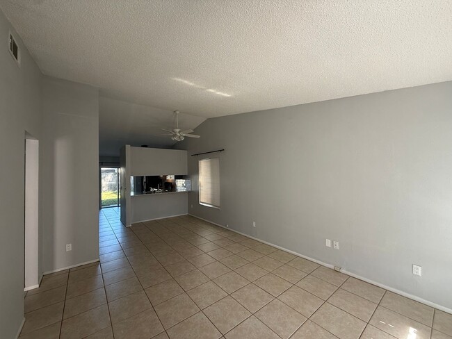 Building Photo - Duplex