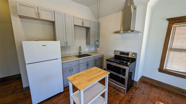Foto del edificio - 702 Paschall St