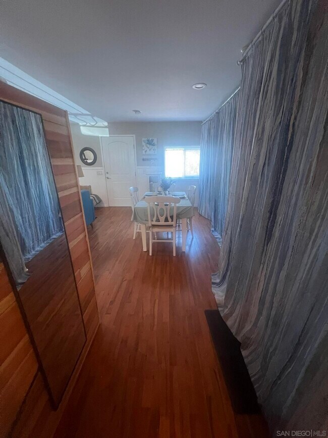 Foto del edificio - 920 Chapin Dr