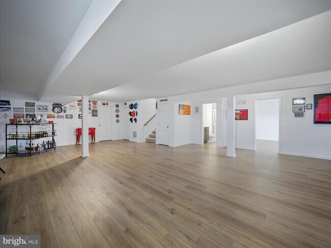 Foto del edificio - 208 Hillsdale Pl