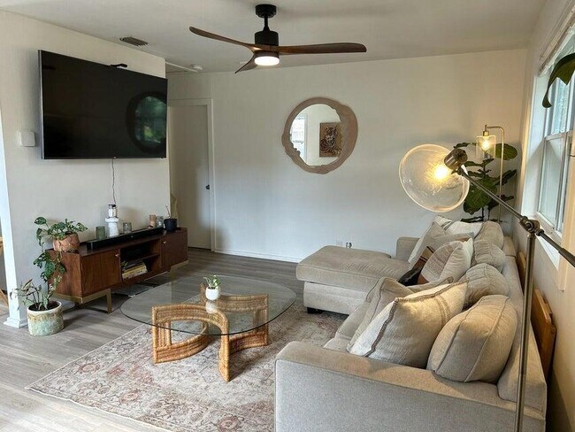 Photo - 917 31st St House