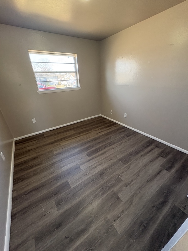 Building Photo - 221 S 200th E Ave