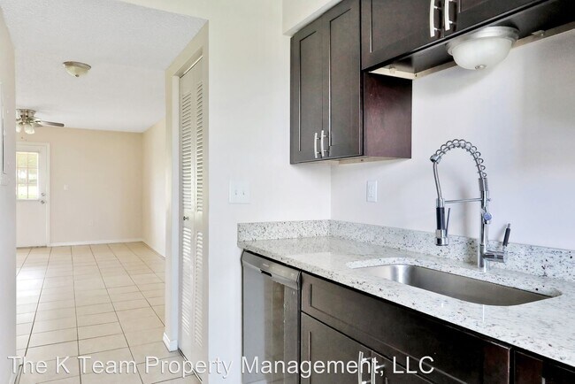 Building Photo - 2200 Clover Ridge Ct