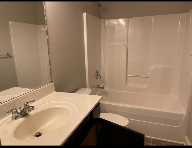 Foto del edificio - 530 Millwood Ln